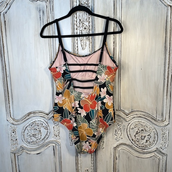 Hurley NWOT Dark Floral One Piece Swimsuit Size XL Tropical Modest Hawaiian - Picture 7 of 11